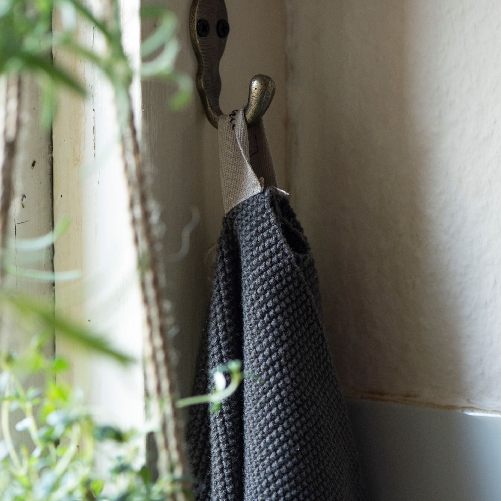 English Rose Knitted Towel - Black    *Exclusive to Blu*