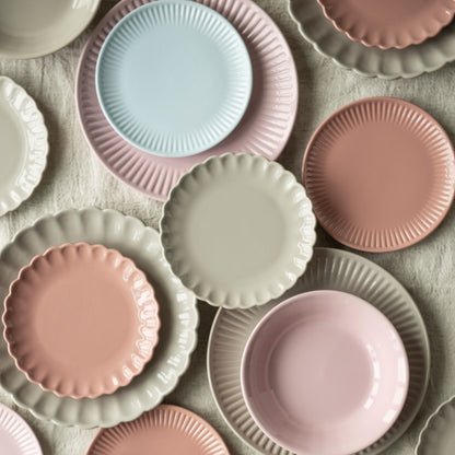 English Rose Dinner Plate - Pink    *Exclusive to Blu*